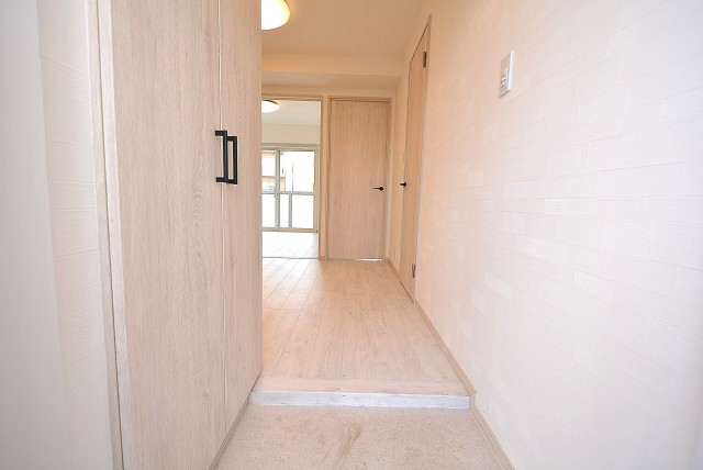 都立大バロンズコート 玄関