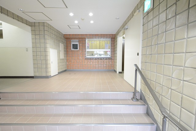 東海経堂マンション エントランス