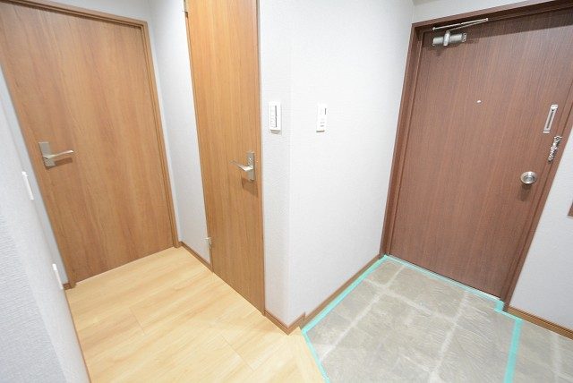 都立大バロンズコート 廊下