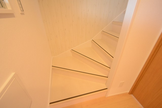 経堂セントラルマンション 　階段