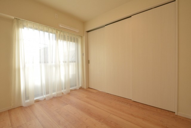 ライオンズマンション上用賀 洋室1