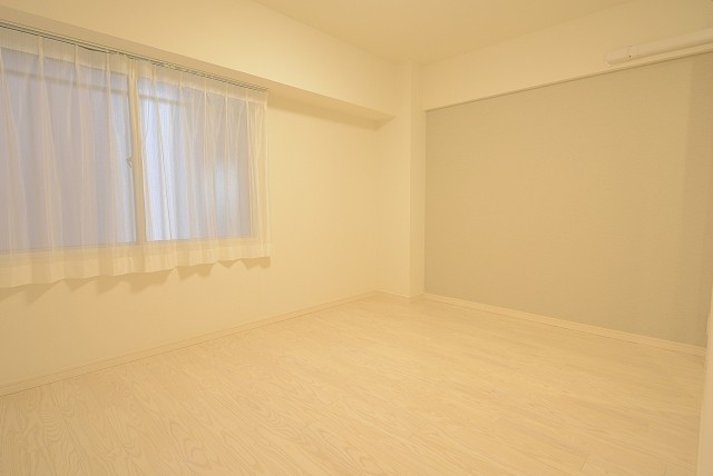 シャルム成城 洋室①