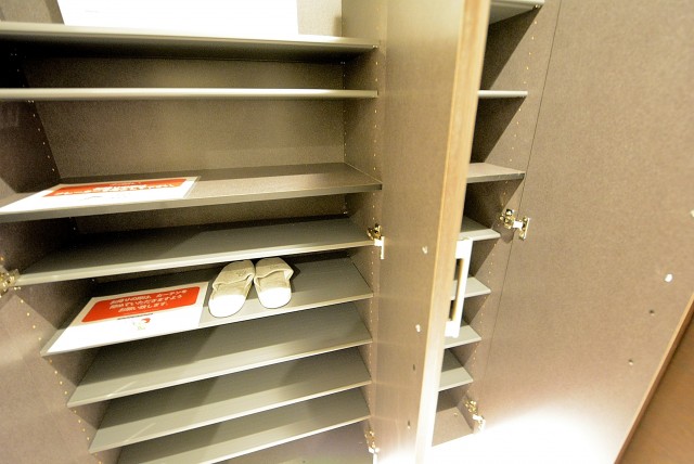 シャルム成城 玄関