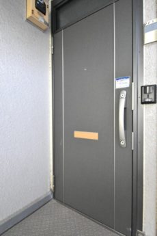 都立大第２コーポラス 玄関