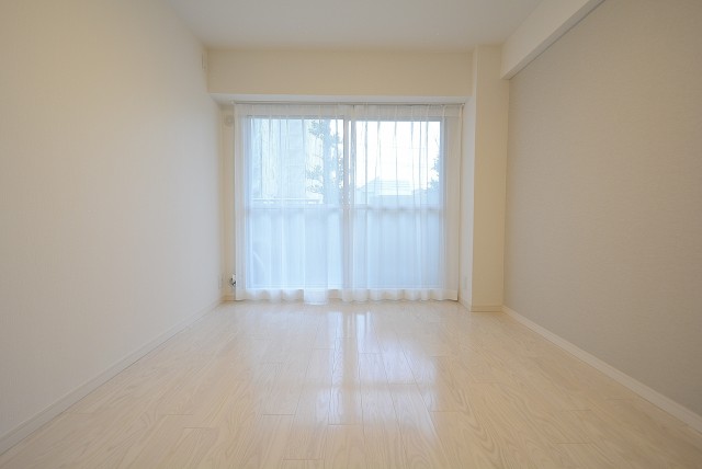 シャルム成城 洋室②