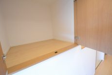 経堂セントラルマンション 　廊下収納