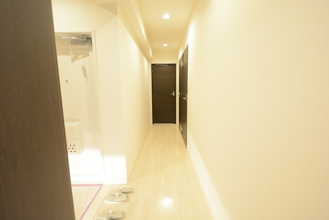 シャルム成城 廊下へ