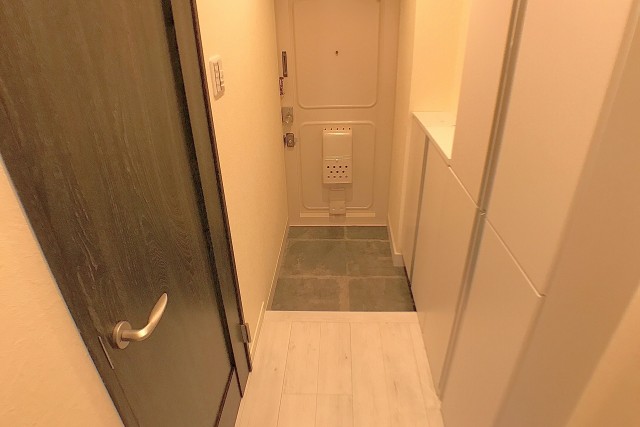 ファミール築地 玄関