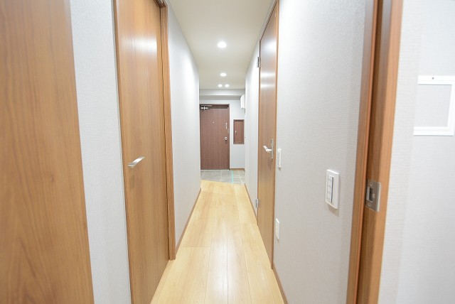 都立大バロンズコート 廊下