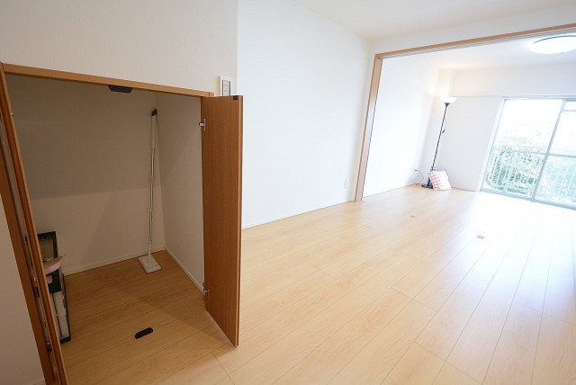 経堂セントラルマンション 　ダイニング～洋室１