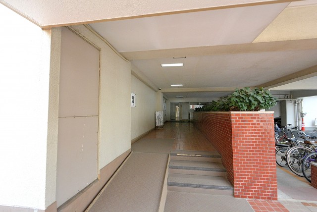 弦巻リハイム903 エントランス (2)