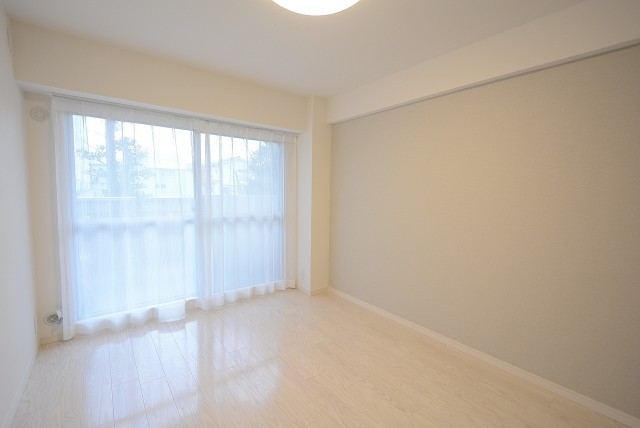 シャルム成城 洋室②