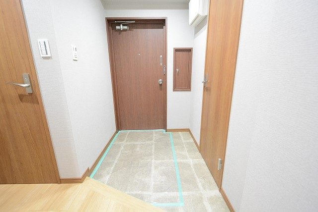 都立大バロンズコート 玄関