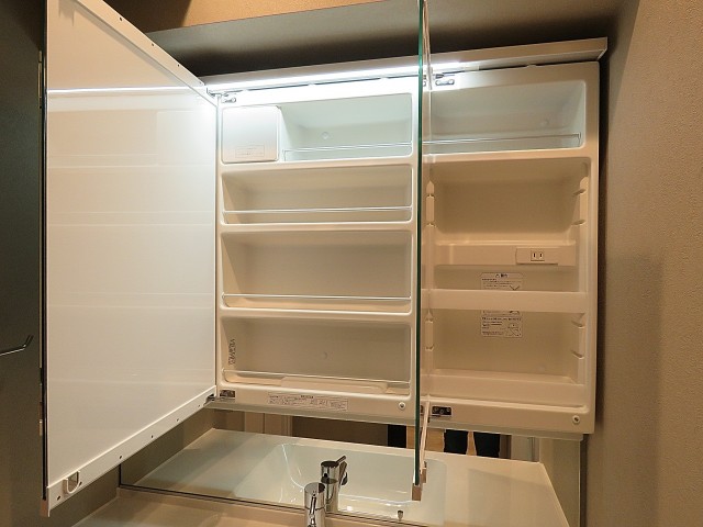 朝日瀬田マンション　洗面化粧台