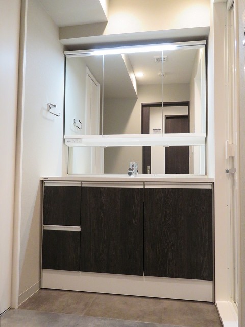 朝日瀬田マンション　洗面化粧台