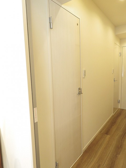 豊栄平町マンション　トイレ扉