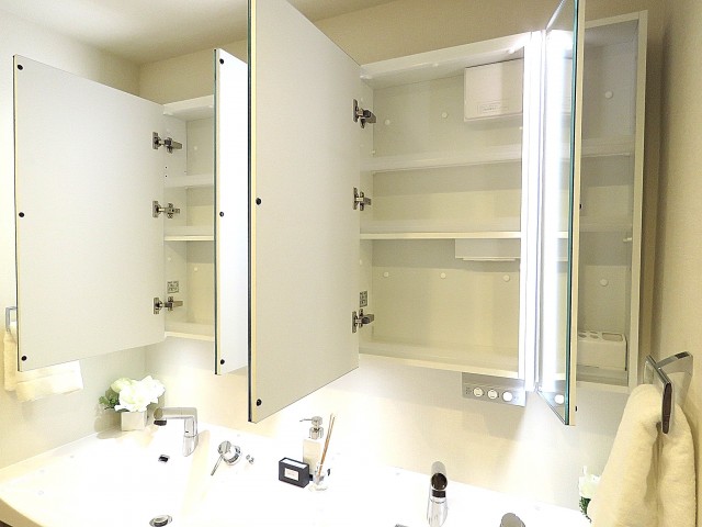 豊栄平町マンション　洗面化粧台