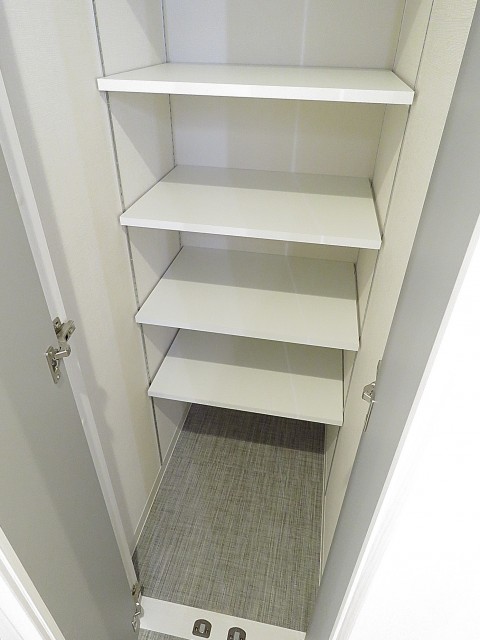 豊栄平町マンション　洗面室収納