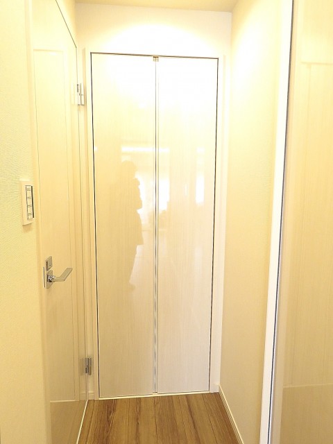 豊栄平町マンション　廊下収納
