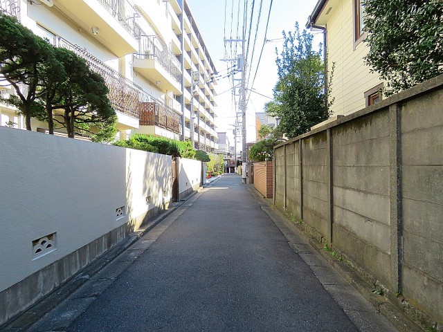 豊栄平町マンション　南西側道路