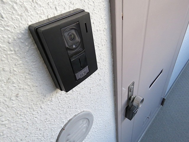 モナーク三軒茶屋　TVモニター付きインターホン