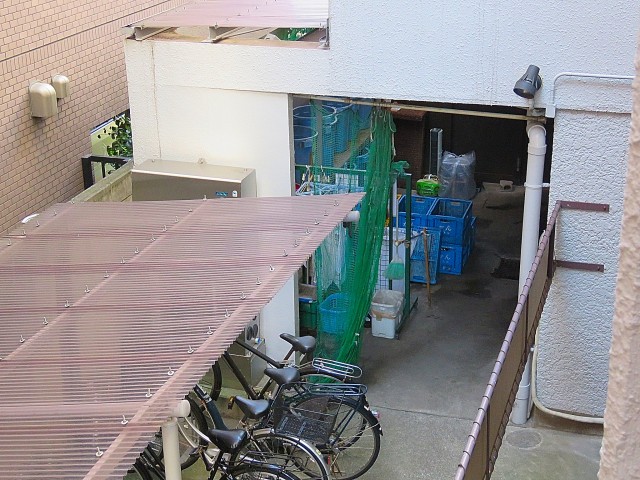 モナーク三軒茶屋　ゴミ置場