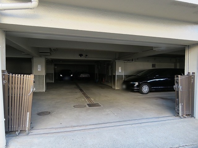豊栄平町マンション　駐車場