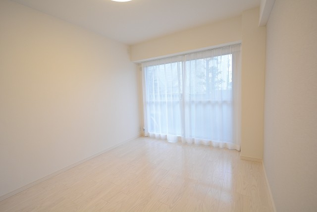 シャルム成城 洋室②