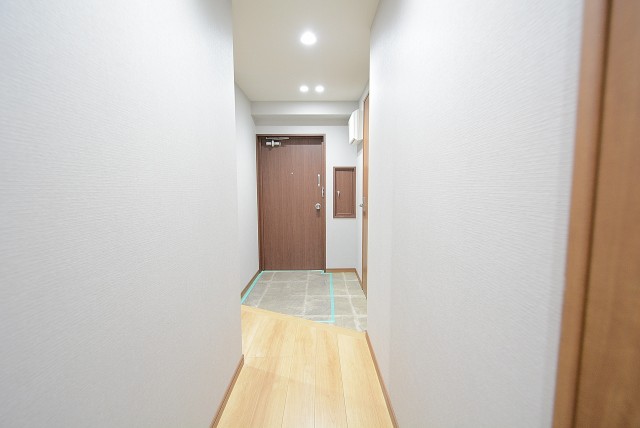 都立大バロンズコート 廊下