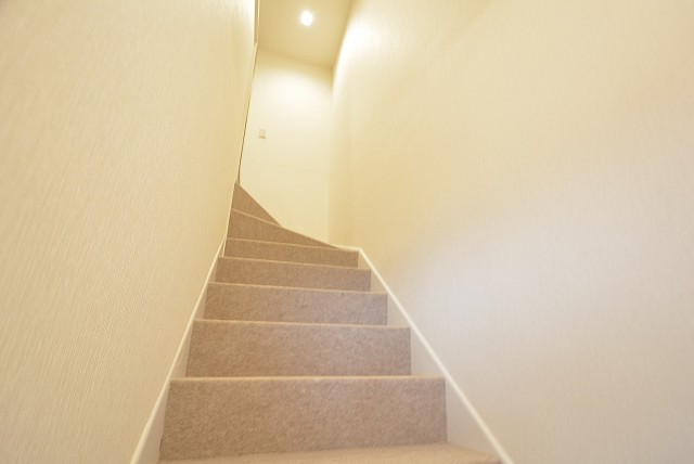 経堂セントラルマンション3F 階段