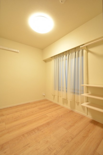 ライオンズマンション上用賀 洋室2