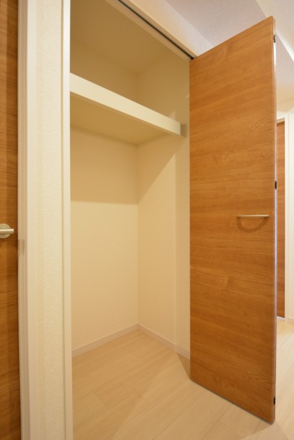 ジェイパーク桜新町 廊下収納