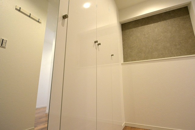 弦巻リハイム 玄関