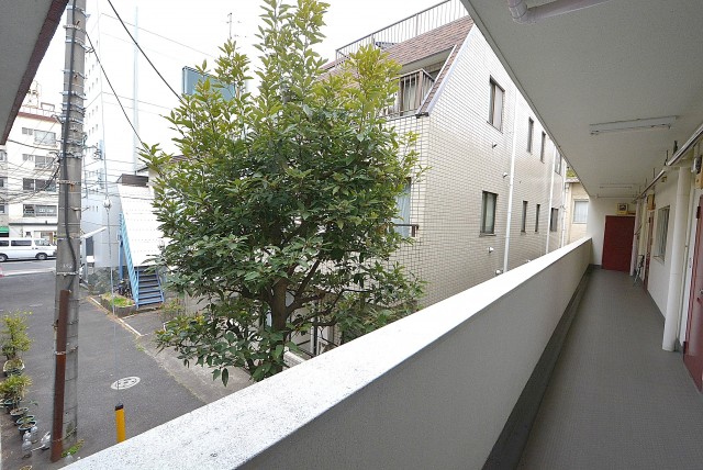 ファインライフ駒場2F エントランス