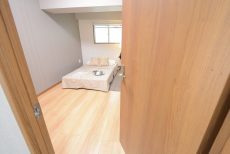 都立大バロンズコート 廊下