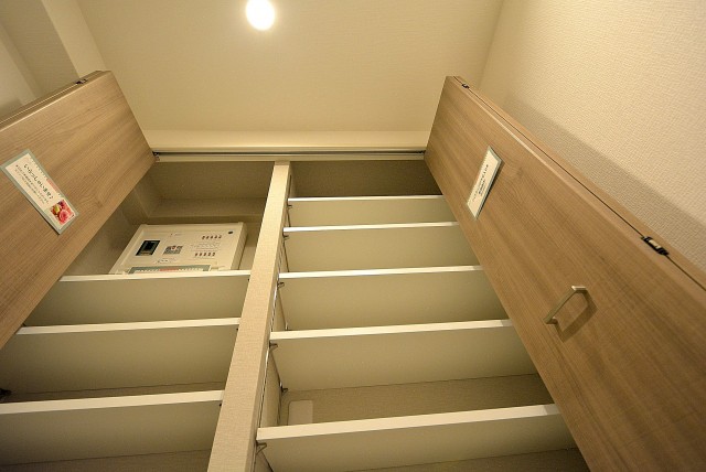 ファインライフ駒場2F 玄関