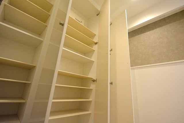 弦巻リハイム 玄関