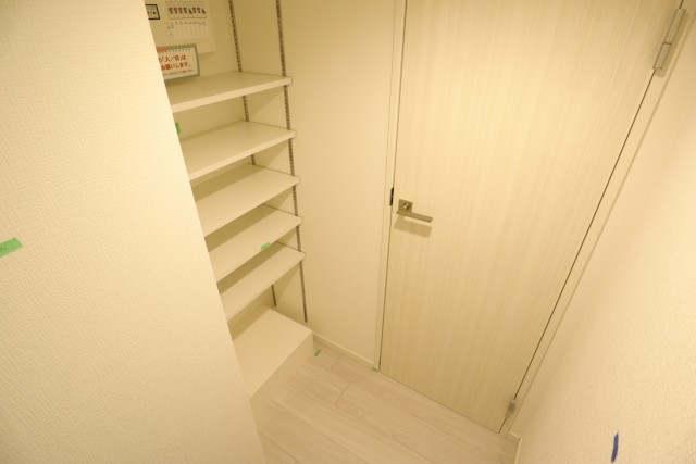 パレス三條 クローゼット