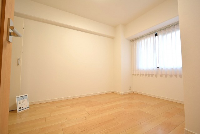 朝日パリオ溝の口 洋室２