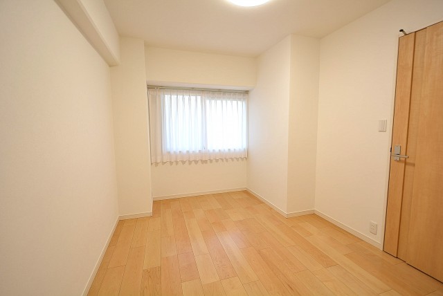 朝日パリオ溝の口 洋室２