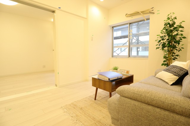 パレス三條 リビング