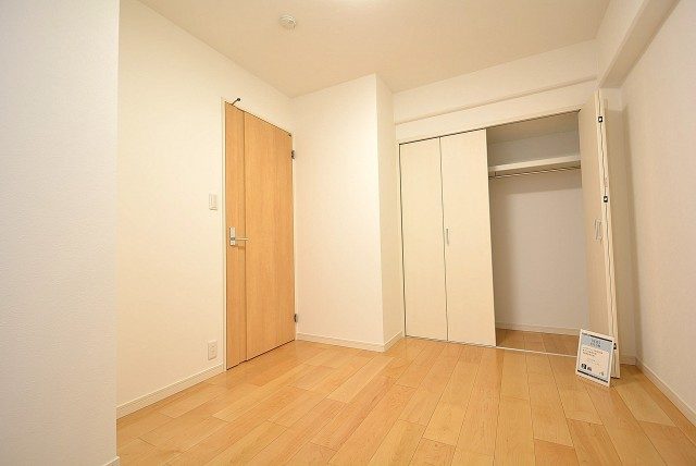 朝日パリオ溝の口 洋室２