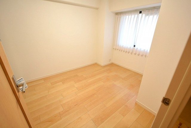 朝日パリオ溝の口 洋室２