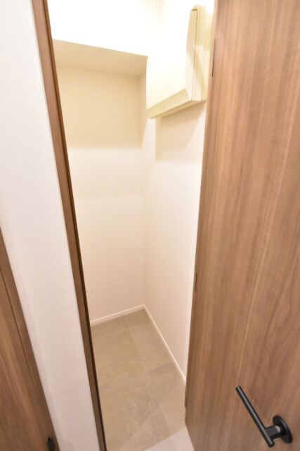 クオリア神南フラッツ 玄関