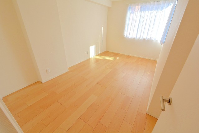 南青山ユニハイツ 洋室２