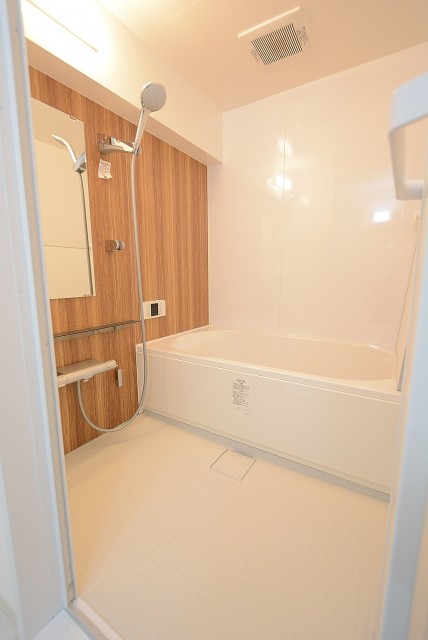 西新宿ハウス バス