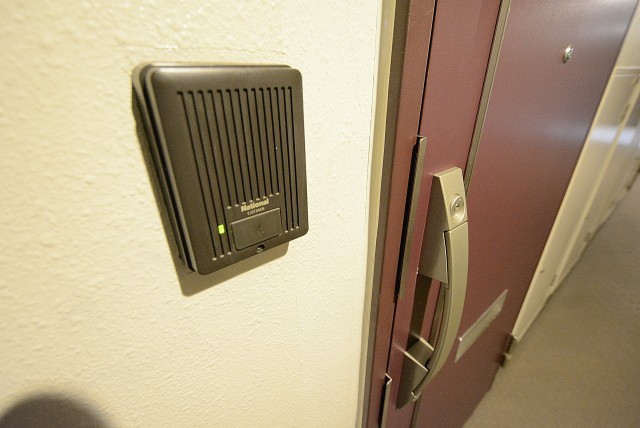 西新宿ハウス 玄関