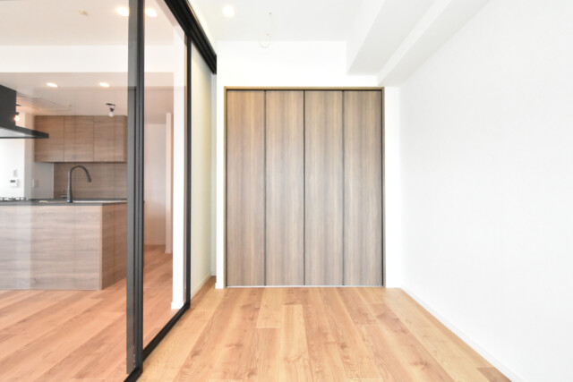 クオリア神南フラッツ 洋室2