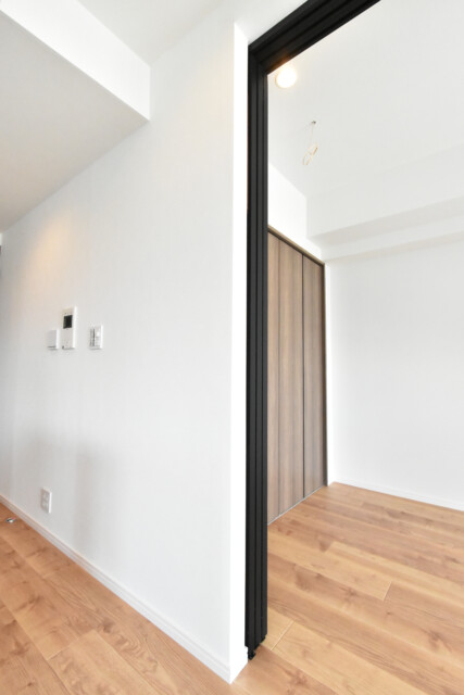 クオリア神南フラッツ 洋室2