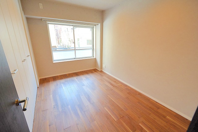 麻布東町マンション 洋室１